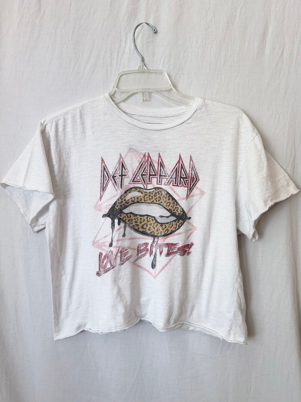Def Leppard Love Bites Retro Brand Cropped Graphic Tee Small